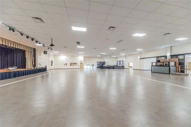 Building Photo - 2040 World Pkwy Blvd