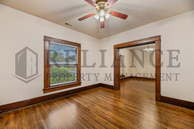 Building Photo - 1405 S Ida St