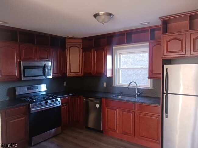 Building Photo - 83 N Willow St