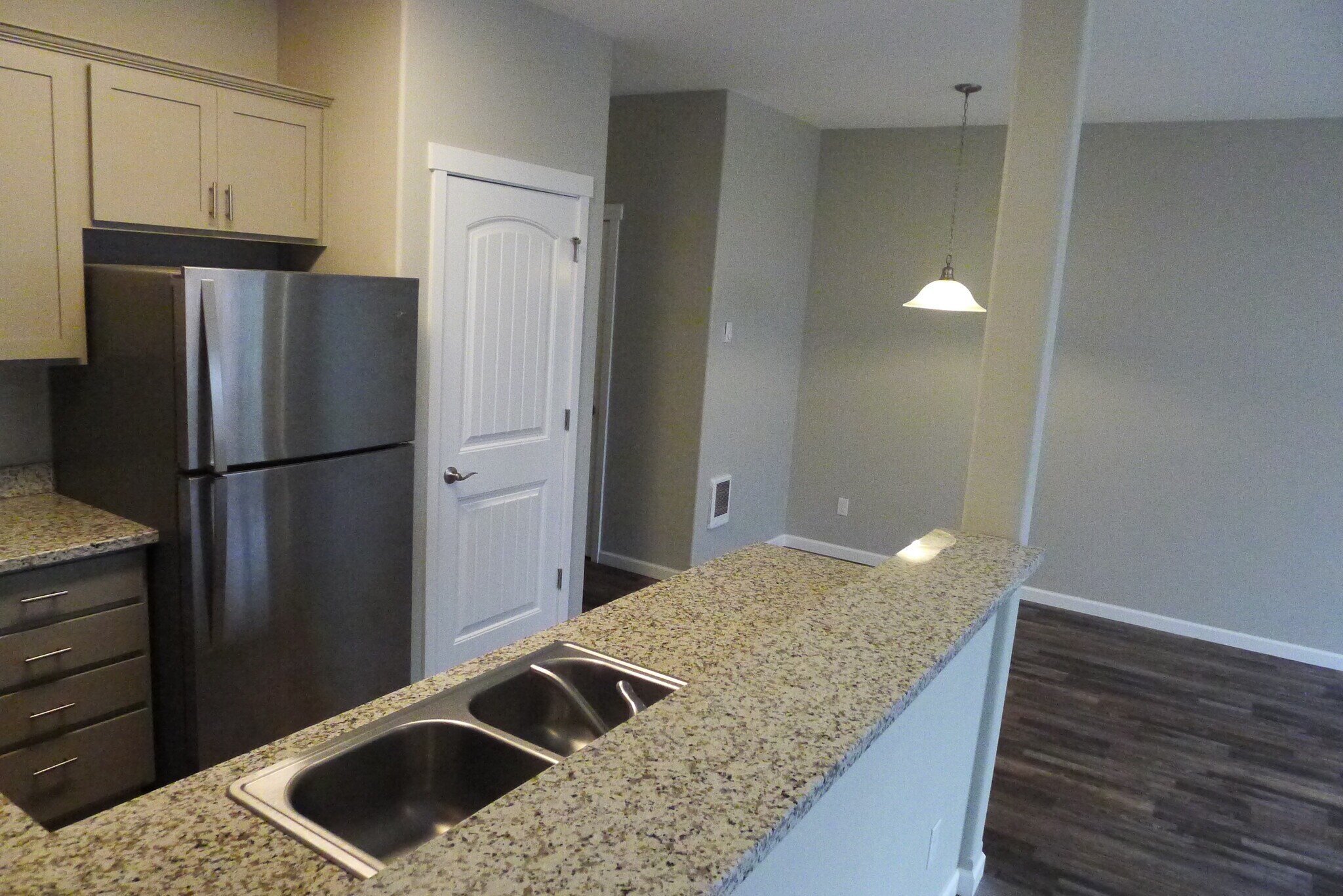 Open floor plan - 1136 R St