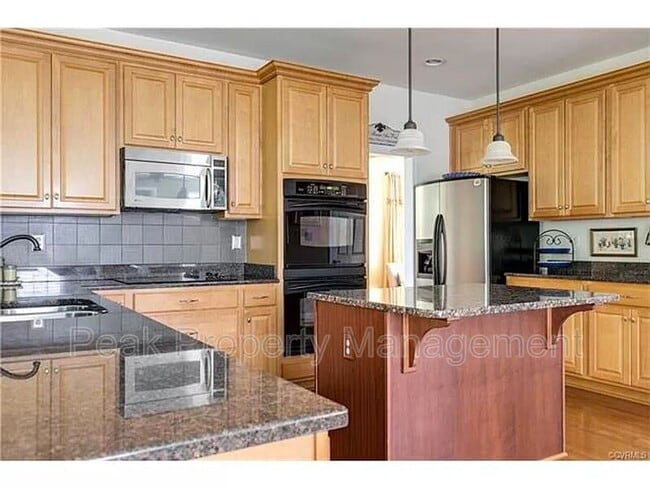 Building Photo - 4700 Kipper Dr