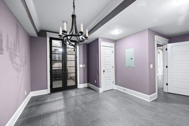 Building Photo - 1735 Hillmont Dr