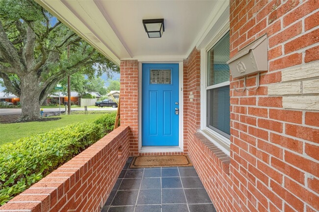 Building Photo - 501 Jerry St