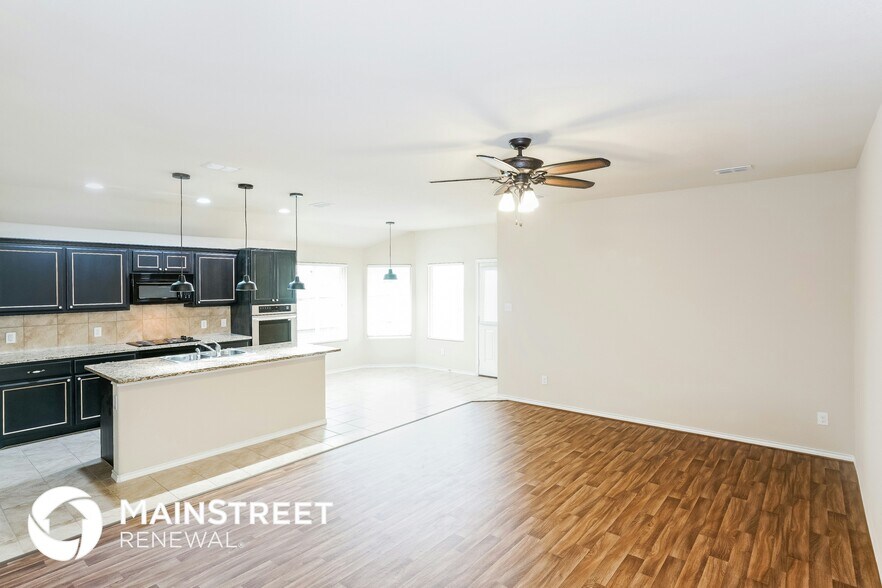 Building Photo - 632 River Rock Rd