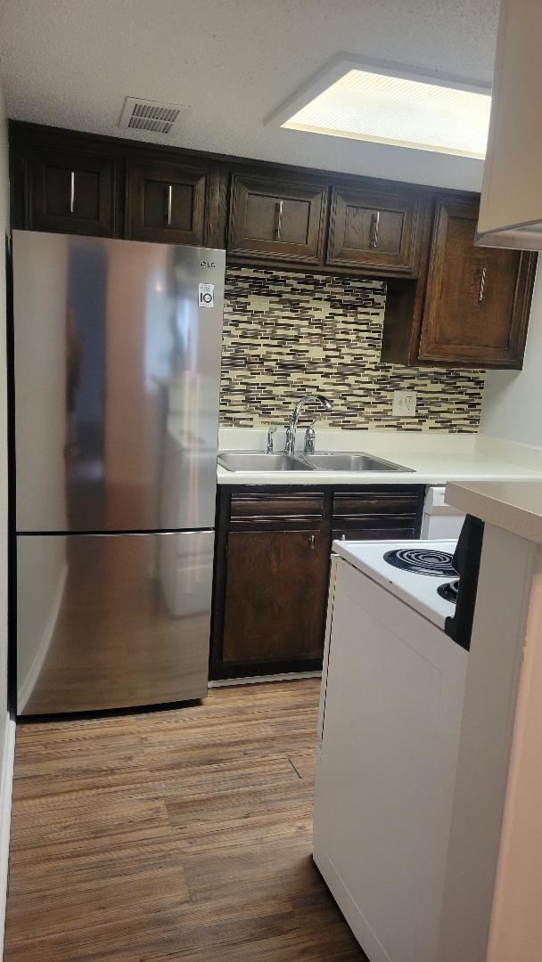 Kitchen - 5831 Harvest Hill Rd