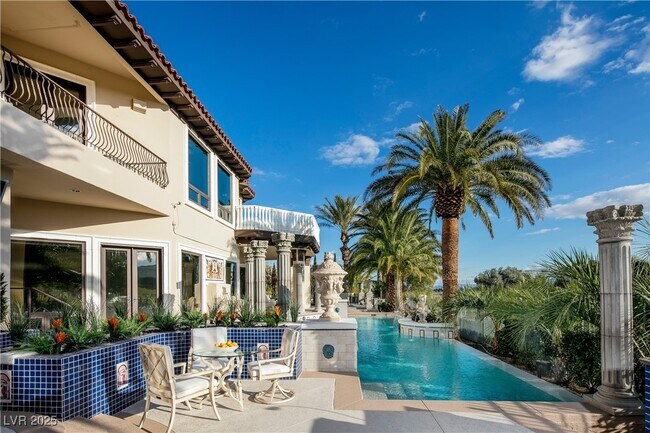 Building Photo - 8801 Palm Greens Ct