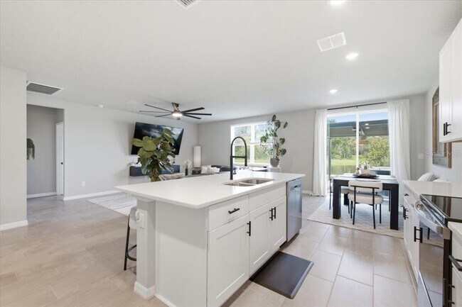 Building Photo - 10119 Daybreak Glen
