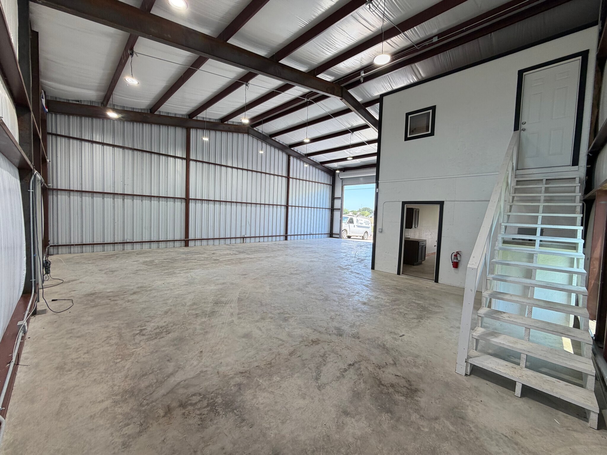 Building Photo - 4072 Old Lorena Rd