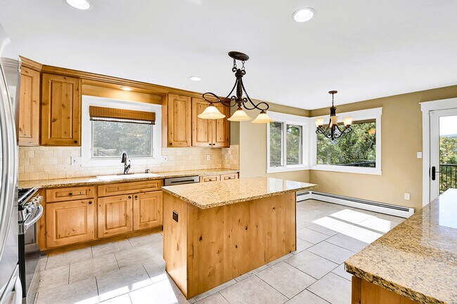 Building Photo - 31340 Brookline Rd