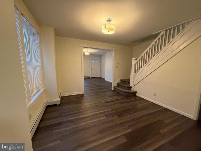 Building Photo - 1552 Delaware Ave