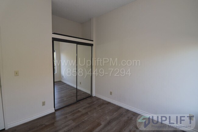 Building Photo - 2 bed, 2 Bath Condo with Community Pool
