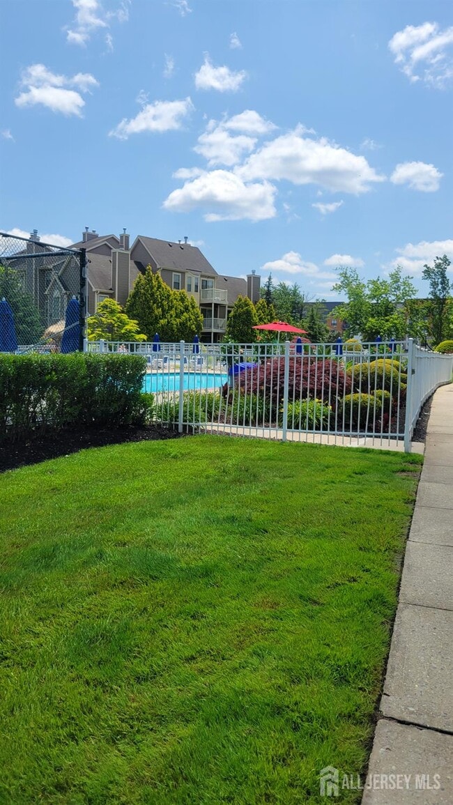 Building Photo - 138 Longfield Ct