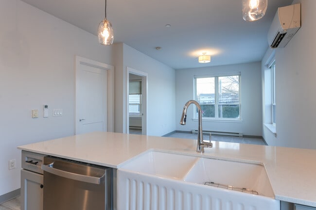 Building Photo - City Gardens