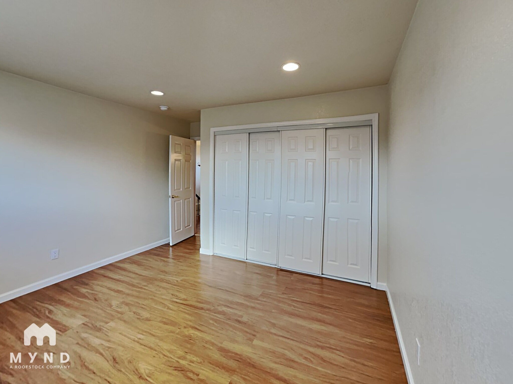 Building Photo - 875 Glen Vista Dr