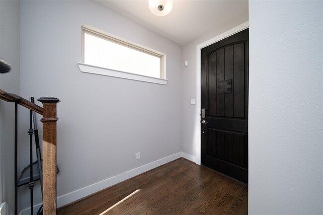Building Photo - 5743 Kiam St