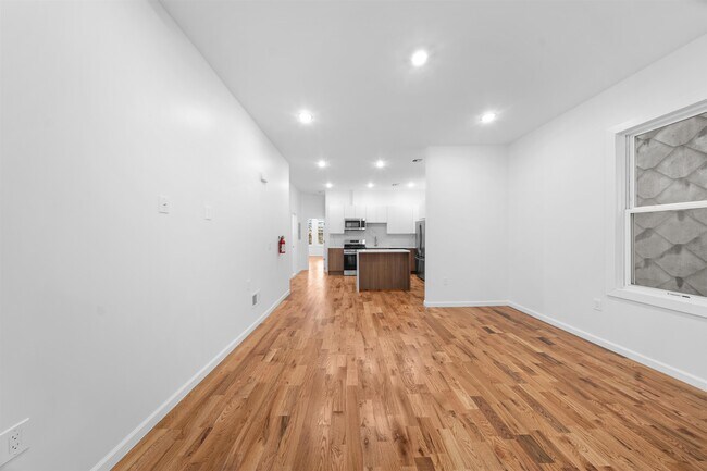 Building Photo - 1111 53rd St