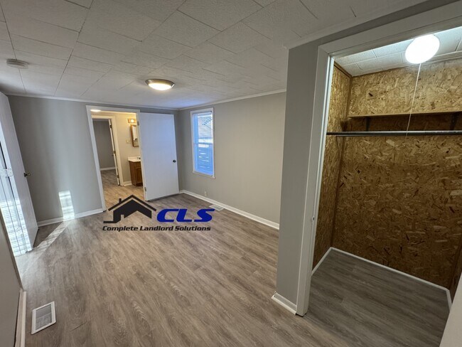 Building Photo - 3100 N 14th St