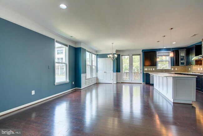 Building Photo - 42262 Knotty Oak Terrace