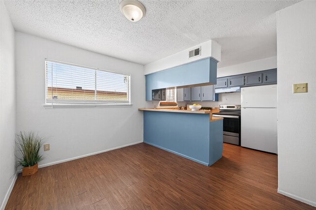 Building Photo - 7714 Renwick Dr