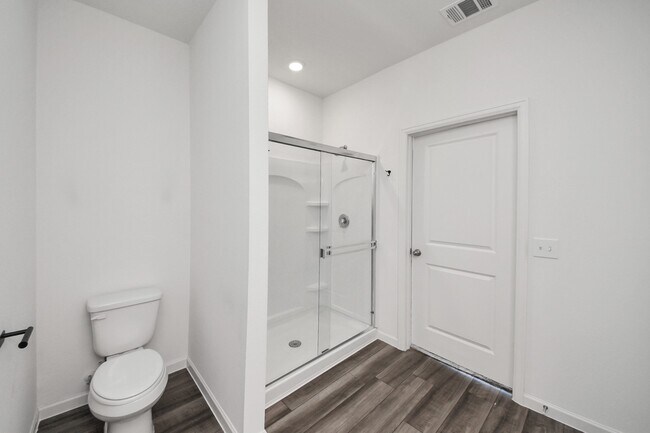 Building Photo - 6306 Highland Trl Dr