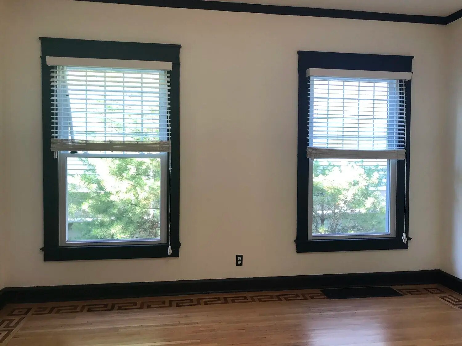 Building Photo - 629 N College Ave