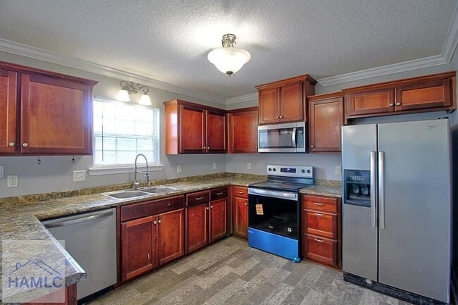 Building Photo - 703 Cordele Cir