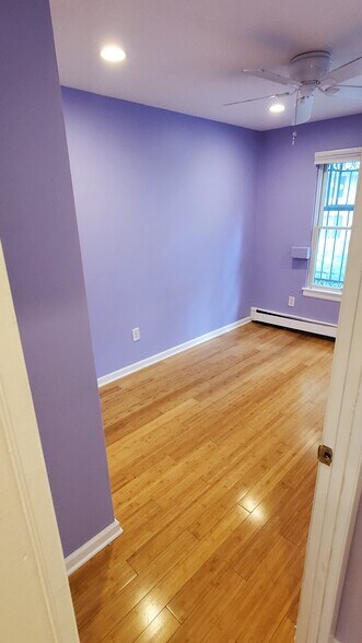 Building Photo - 231 E 110th St