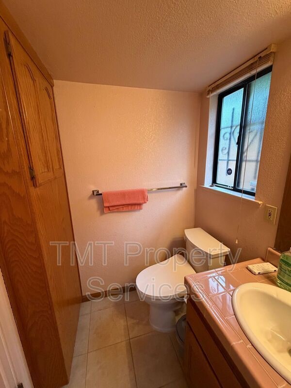 Building Photo - 2 Polvadera Ct