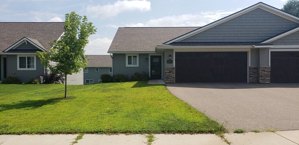 Primary Photo - 4955 Bluebell Ct