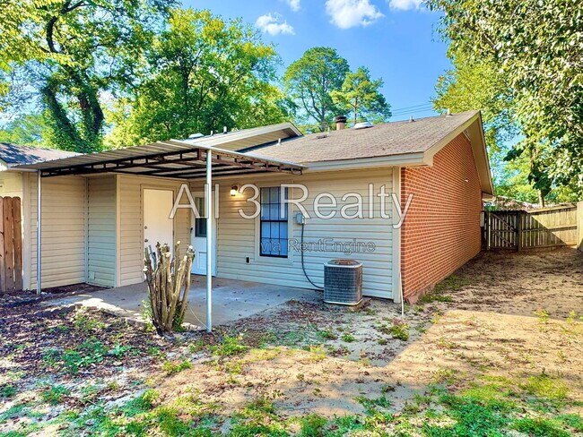 Building Photo - 116 Hargis Dr