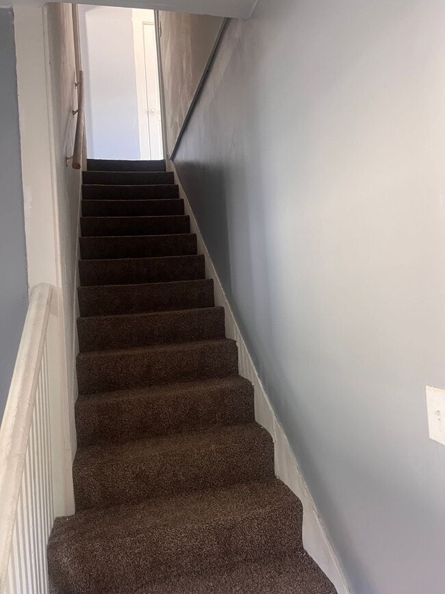 Building Photo - 4 Bed 2 Full Bath! PENDING