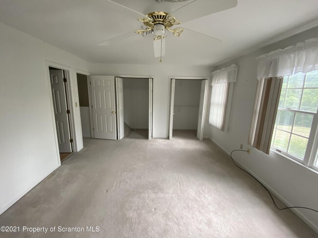 Building Photo - 32 Briarwood Way