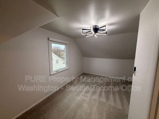 Building Photo - 3136 S 18th St