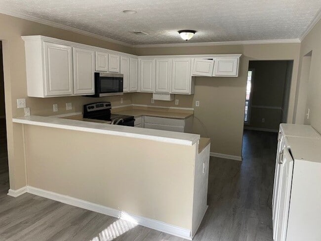 Building Photo - 385 Burch Rd