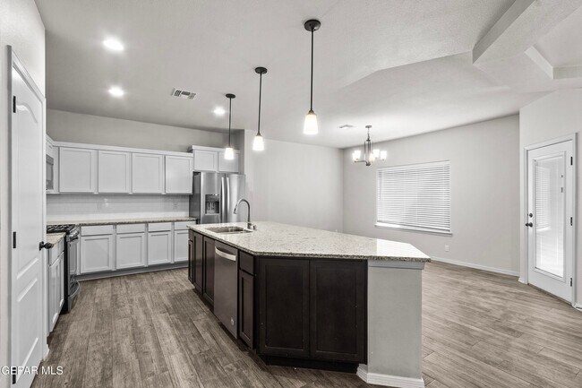 Building Photo - 12352 Stansbury Dr