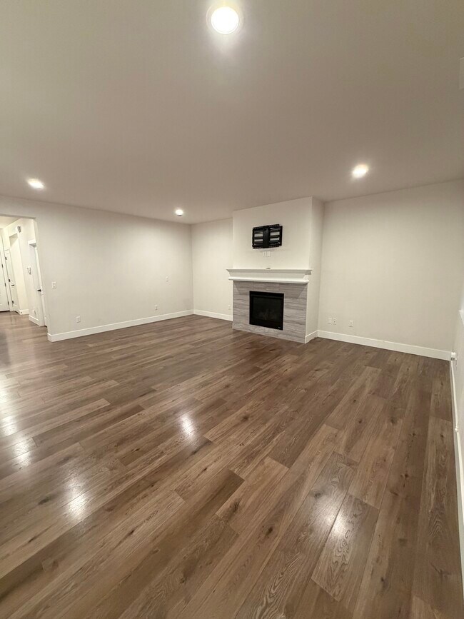 Building Photo - 14717 73rd St E