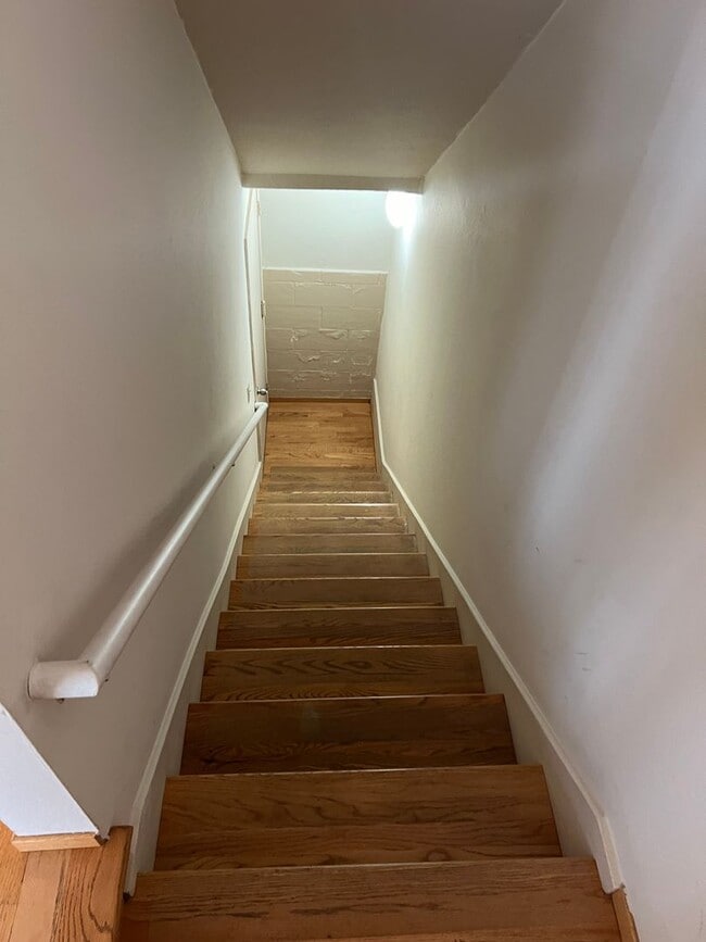 Building Photo - Spacious Townhome in Swallows Nest Country Club