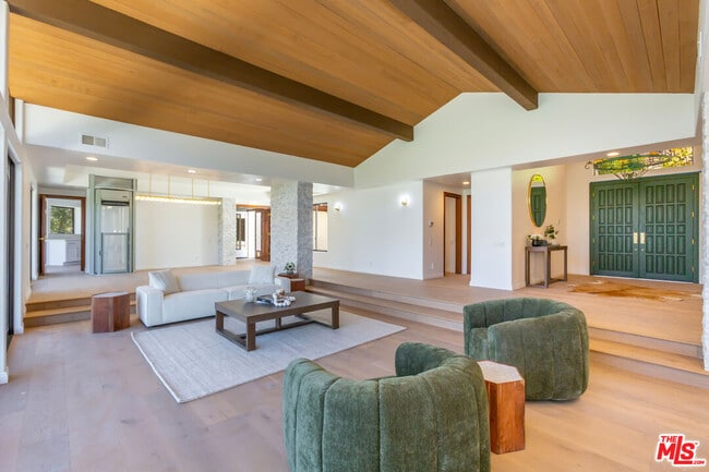 Building Photo - 5109 Lakeview Canyon Rd