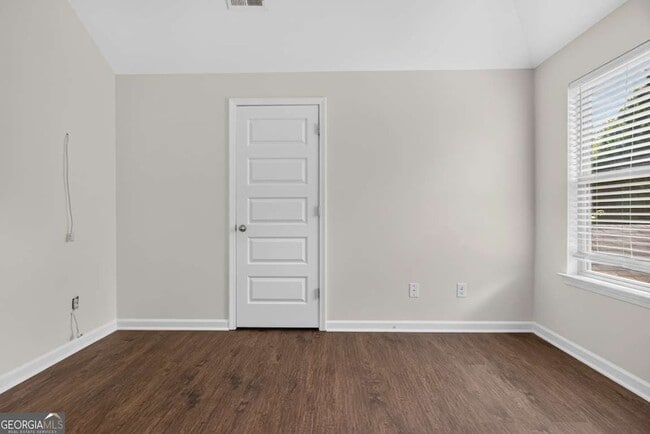Building Photo - 2210 Apple Orchard Way