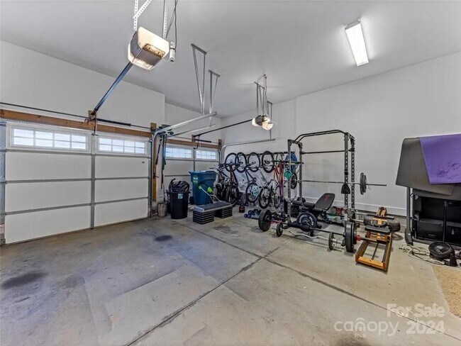 Building Photo - 61 Barnrock Dr