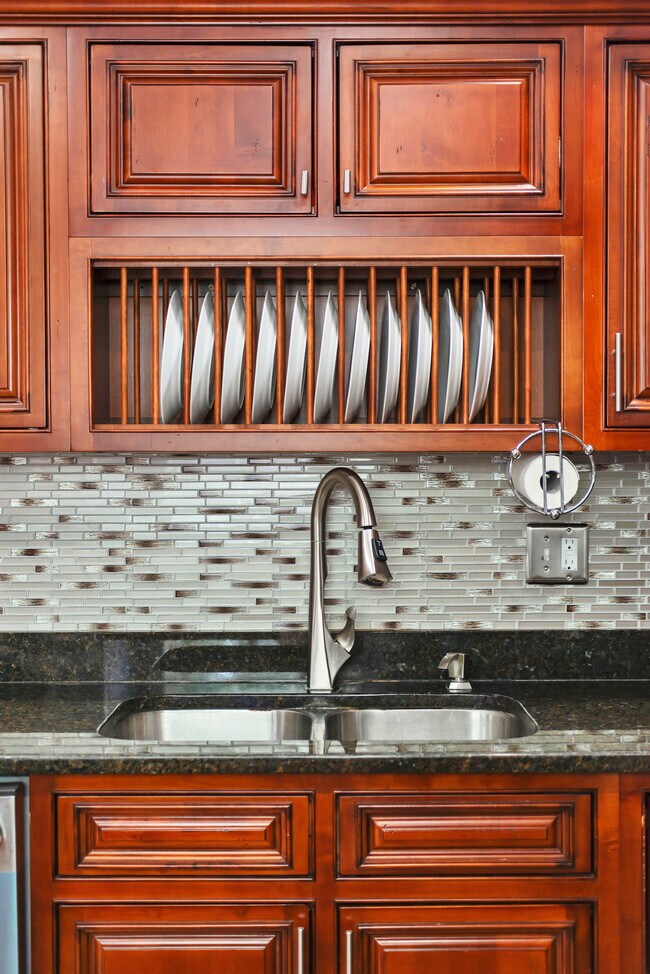 Building Photo - 5213 D St SE