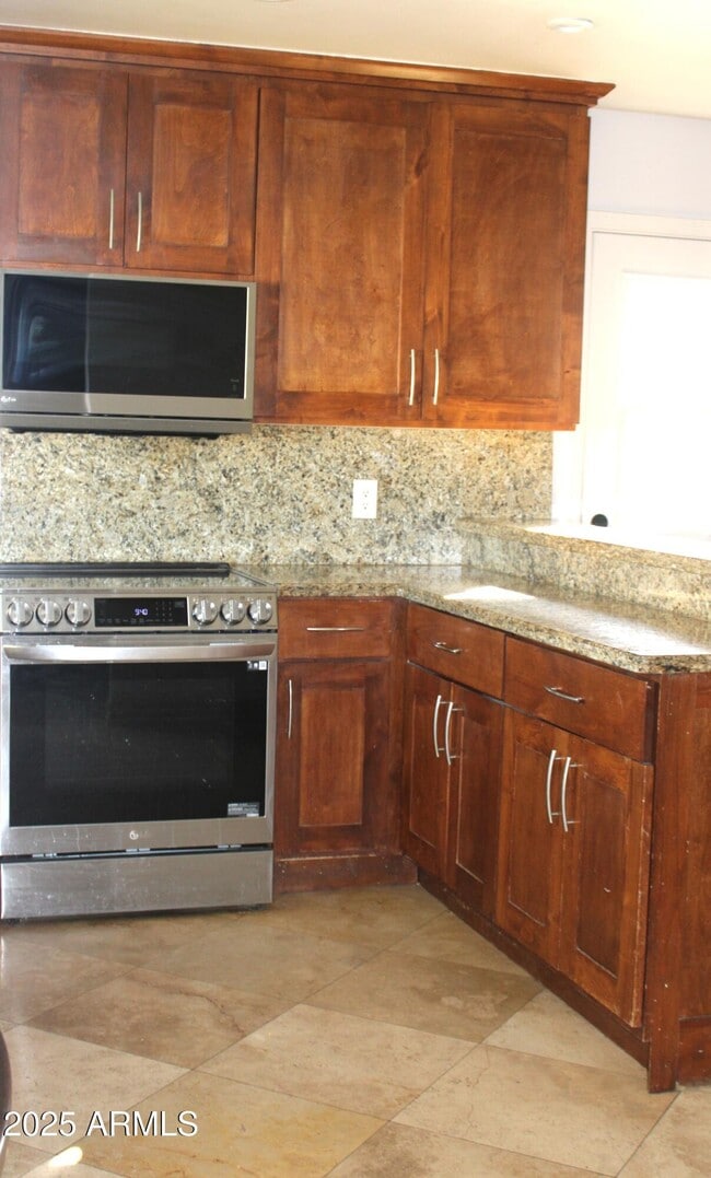 Building Photo - 4046 E Hidalgo Ave