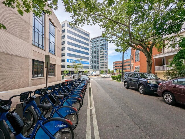 Building Photo - 66 Van Reipen Ave