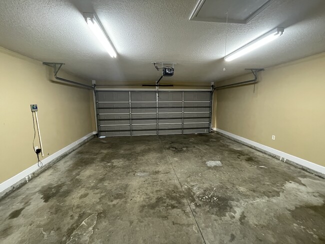 Building Photo - 4698 Custer Dr