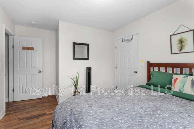 Building Photo - 11221 W 59th Terrace