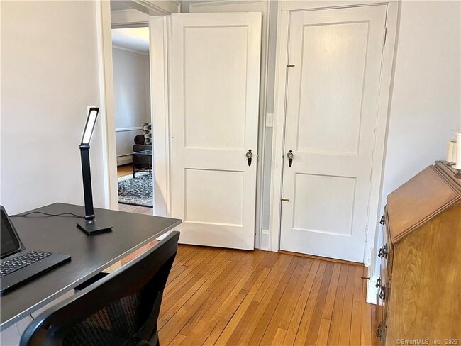 Building Photo - 43 Neck Rd