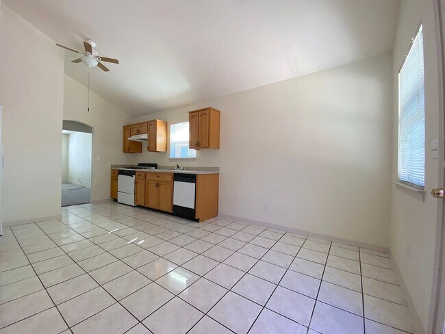 Building Photo - West El Paso 5bed Refrig A/C Home
