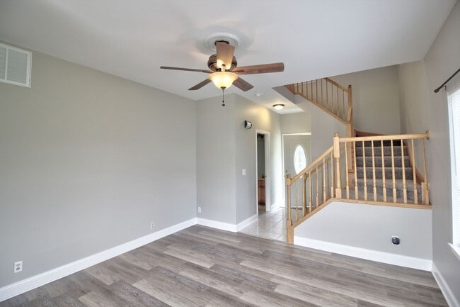 Building Photo - 14056 Danbury Dr