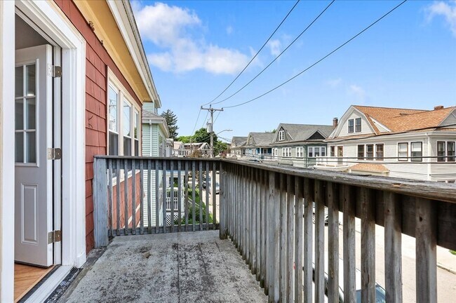 Building Photo - 16 Glenrose Rd