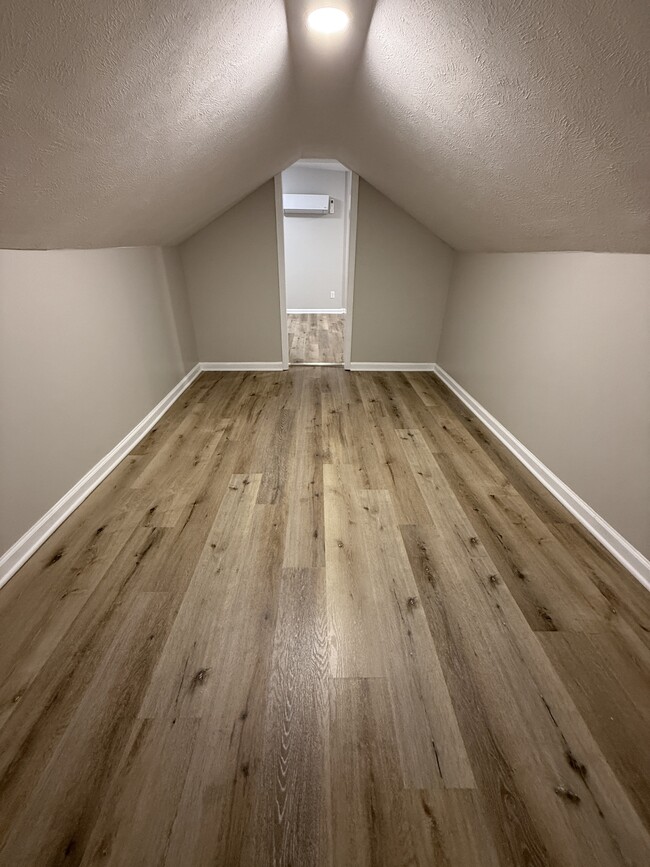 Building Photo - 821 Hazard Ave